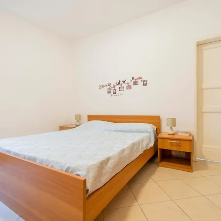 183b - Casa Sissi- 15 Minuti A Piedi Dalla Di Apartament